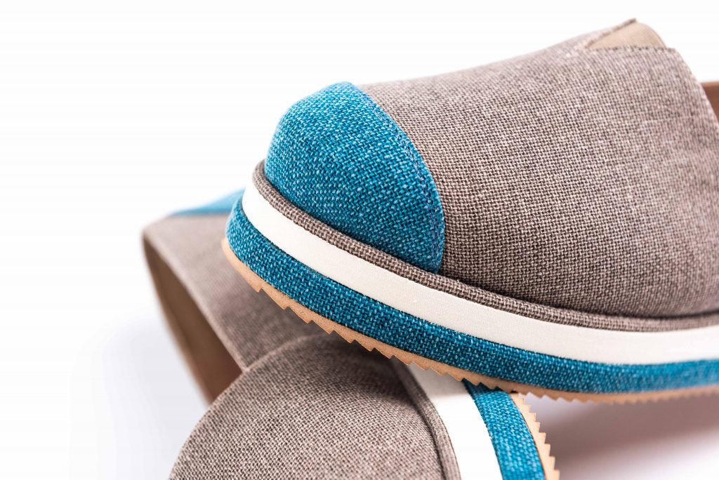 Dual-insole-espadrille in stone. Ladies Orthotic Shoes